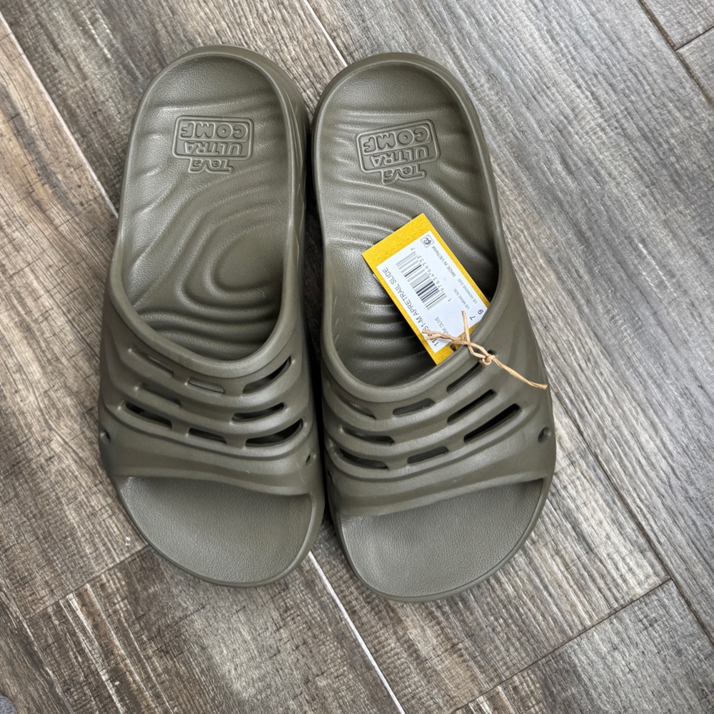 Brand new NWT Teva brown olive green women’s slides 9 - Picture 3 of 4